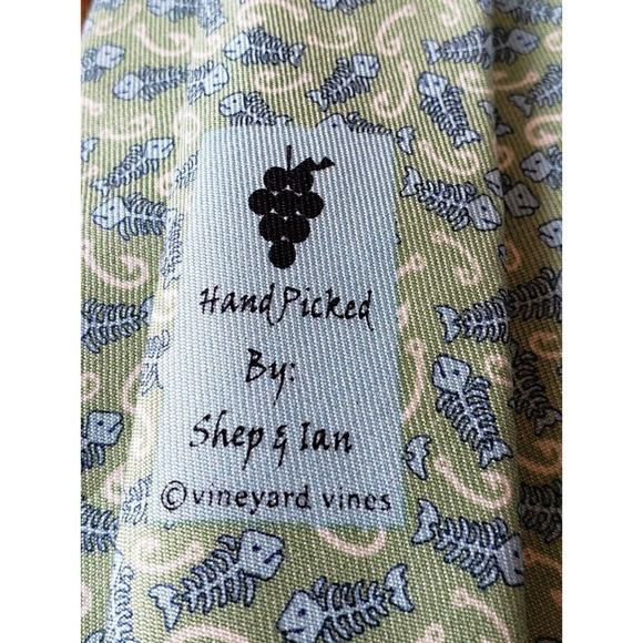 Vineyard Vines Martha's Silk Necktie USA Designer Bone Fish Blue Green - Picture 5 of 5